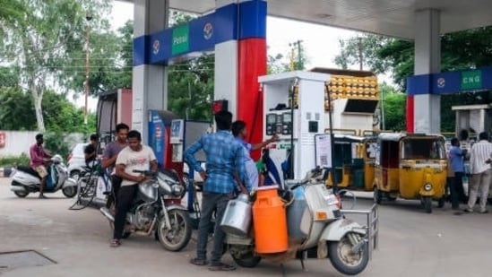 Petrol and diesel prices change according to the average price of benchmark fuel in the international market and foreign exchange rates. (Representative)