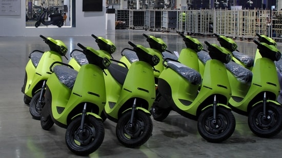 Ola Electric's S1 Air e-scooters are pictured inside its manufacturing facility in Pochampalli in the southern state of Tamil Nadu, August 15, 2023.(REUTERS)