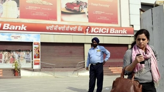 Banks closed for 16 days in January 2024 (Sameer Sehgal/HT Photo)