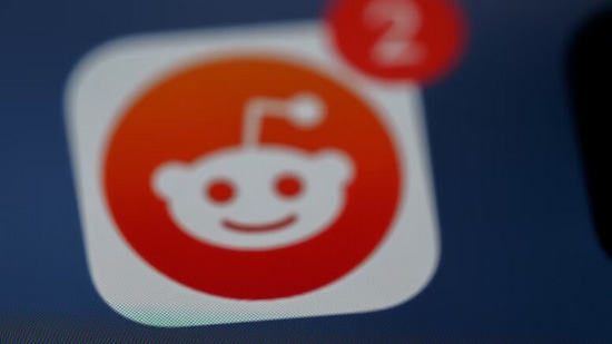 Reddit logo.