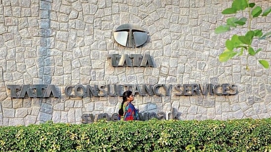 TCS has been accused of stopping the salary of around 900 employees.(Bloomberg)