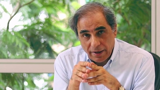 Hafeez Contractor will lead the designing of the Dharavi slum project.