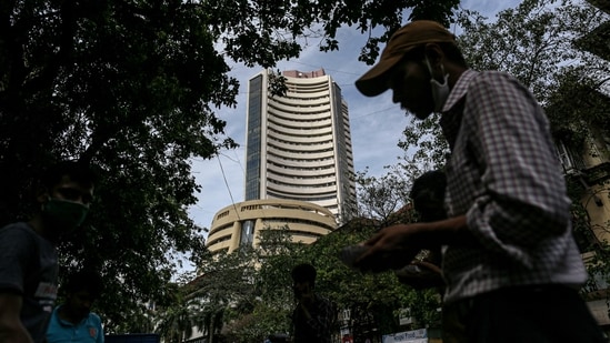 Sensex and Nifty close in green on Thursday (Bloomberg)(Bloomberg)